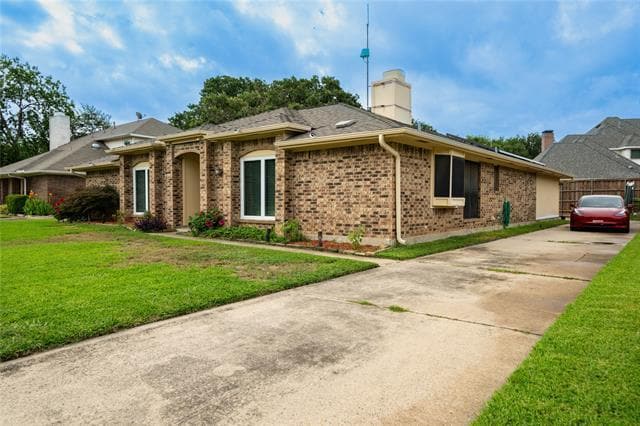 Building Photo - 325 Brooks Ln