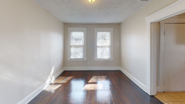 Foto del edificio - 15-17 Osborn Ave