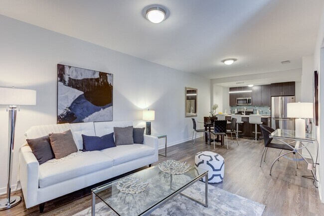 Interior Photo - 1325 N Wells Apartments
