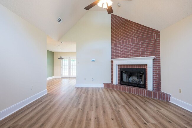 Building Photo - 156 Beaver St