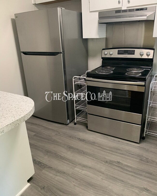 Building Photo - Renovated West Ashley Home!