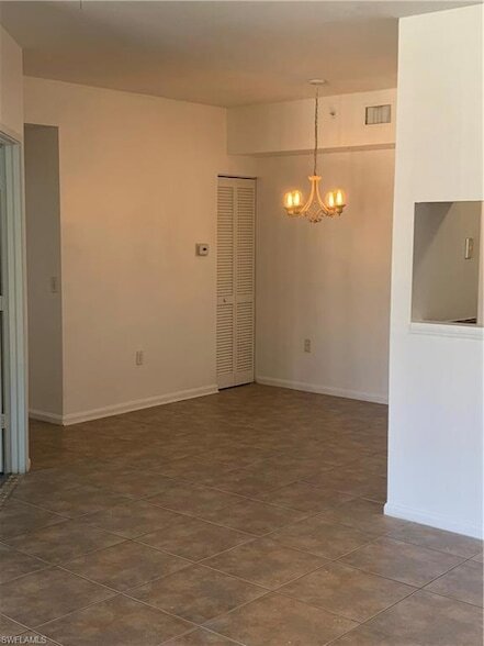 Foto del edificio - 1235 Reserve Way