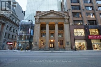 Building Photo - 197 Yonge St