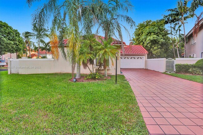 Foto del edificio - 4728 NW 103rd Ct