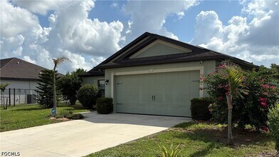 Building Photo - 157 Shadow Lakes Dr