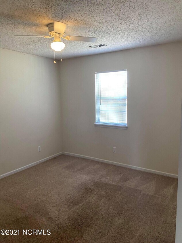 Foto del edificio - 4002 Whitebridge Dr