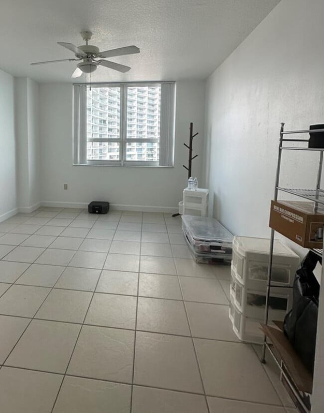 Building Photo - Cite Condo