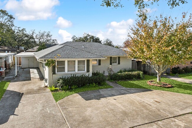 Building Photo - Metairie Beauty