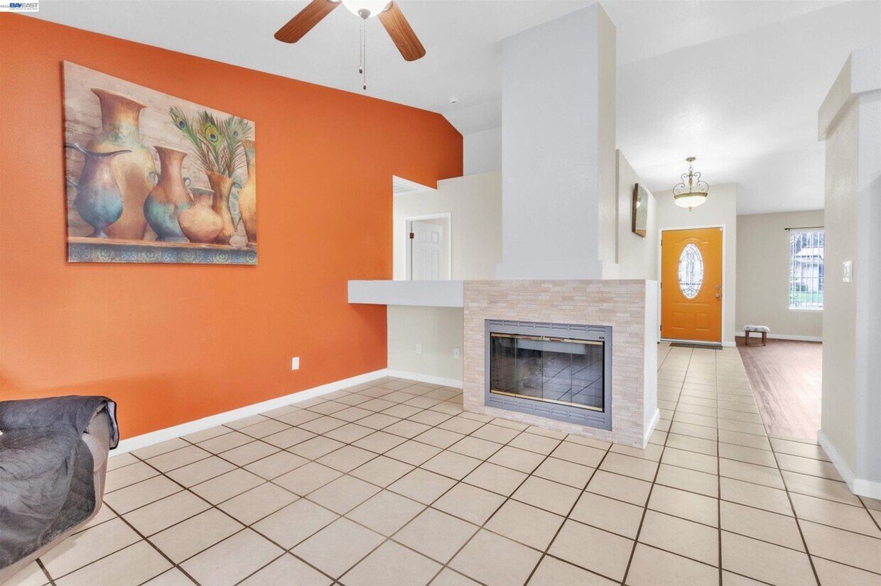 Foto del edificio - 3 Bed, 2 Bath