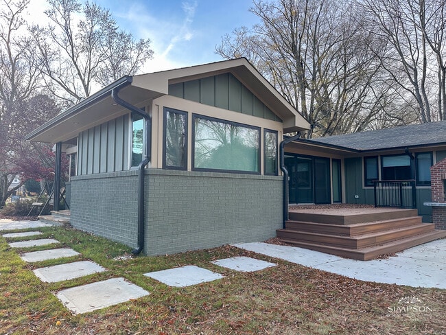 Building Photo - 1943 Townsend Ave