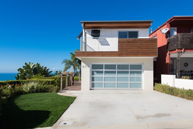 Building Photo - 855 Santa Ana St