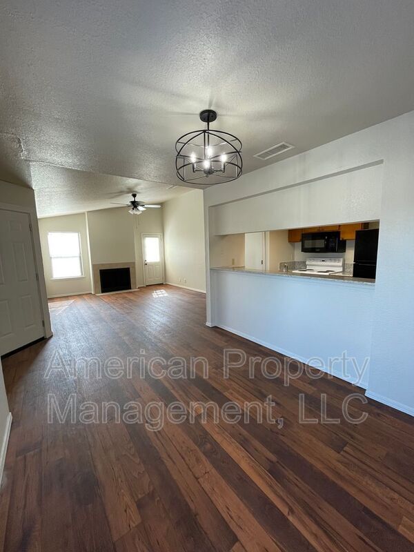 Foto del edificio - 13142 E 44th St