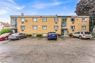 Building Photo - 1415 Wyandotte Ave