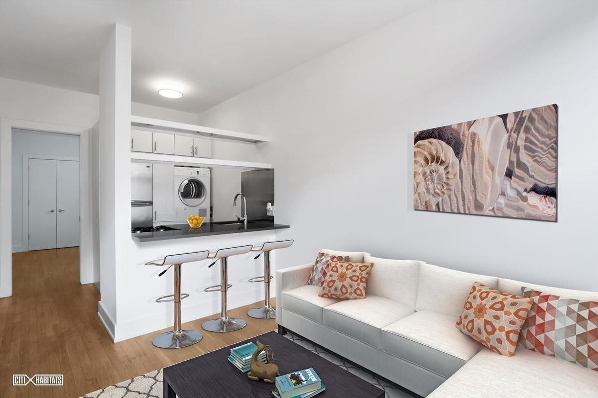 Foto principal - 252 E 110th St