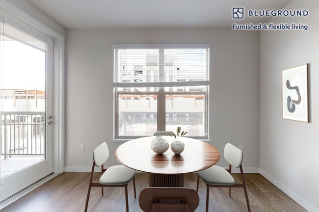 Foto del edificio - 1001 Harvey Dr