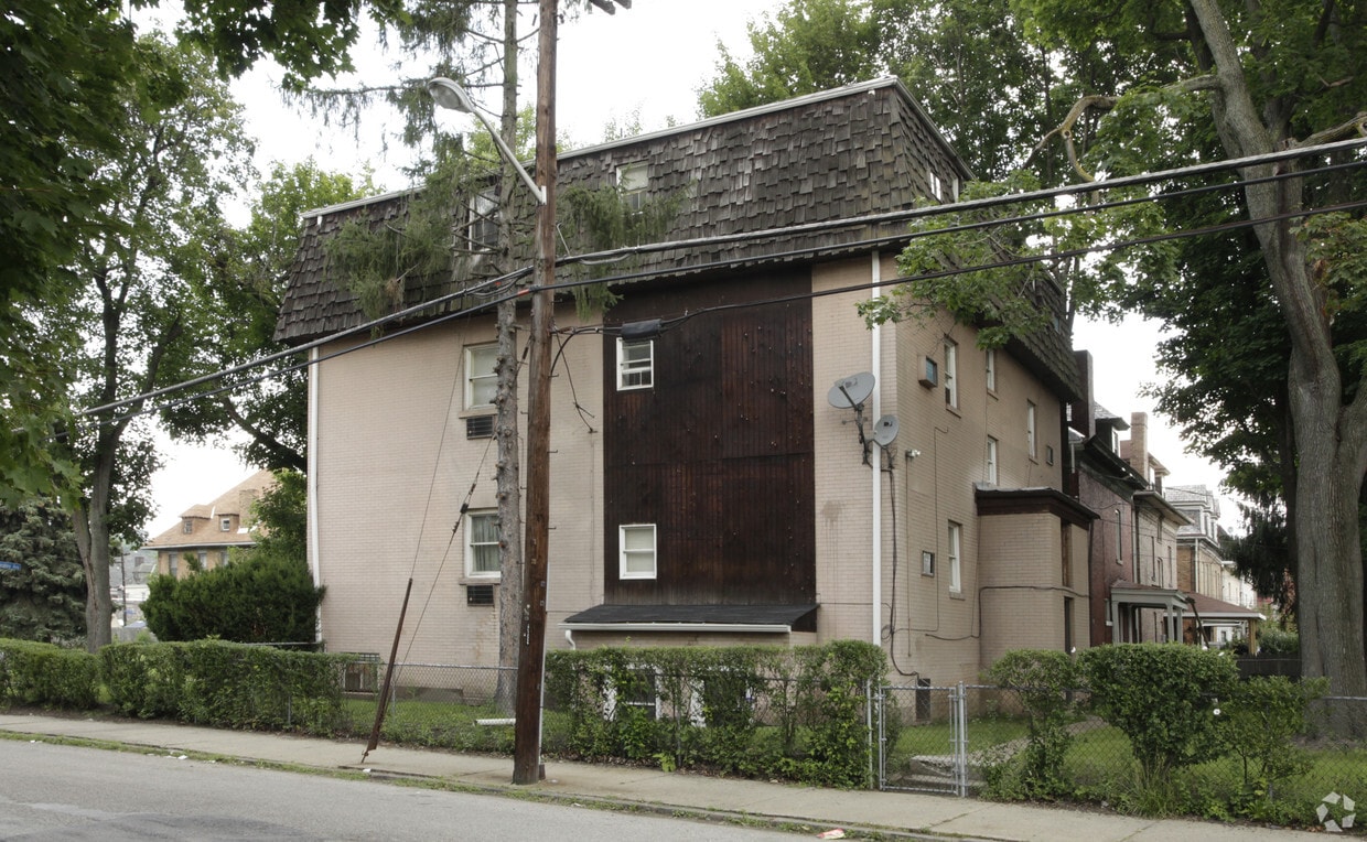Building Photo - 700 N Negley Ave