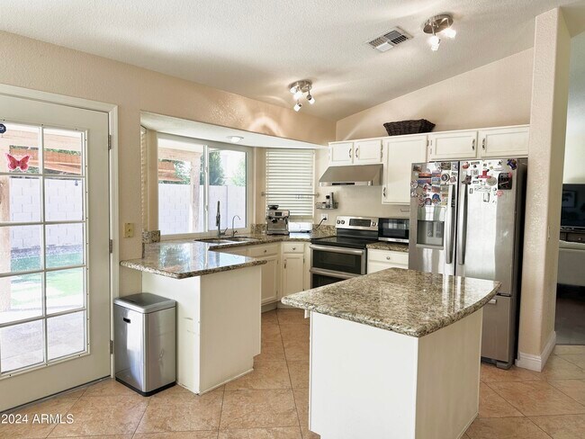 Foto del edificio - 369 W Stacey Ln