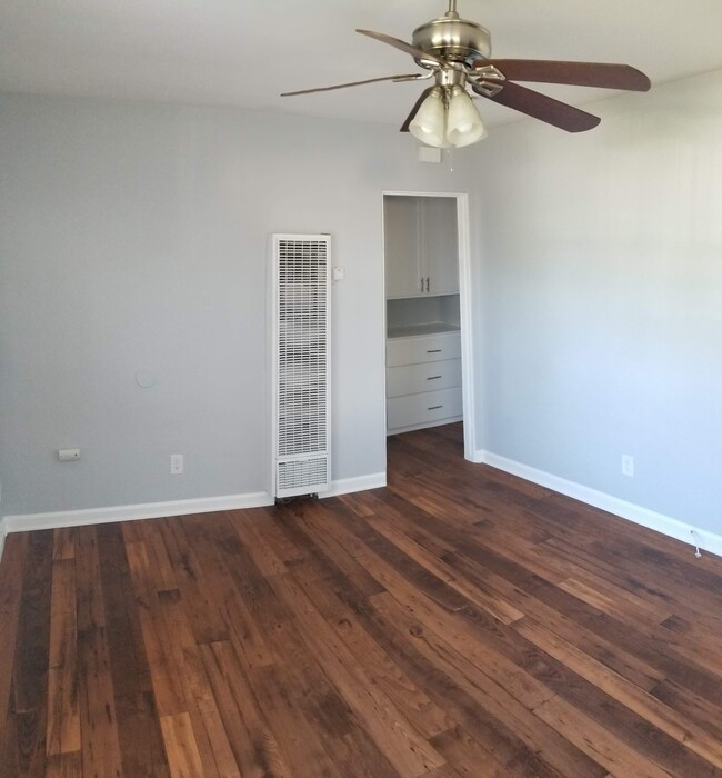 Foto del edificio - 3921 Marine View Ave