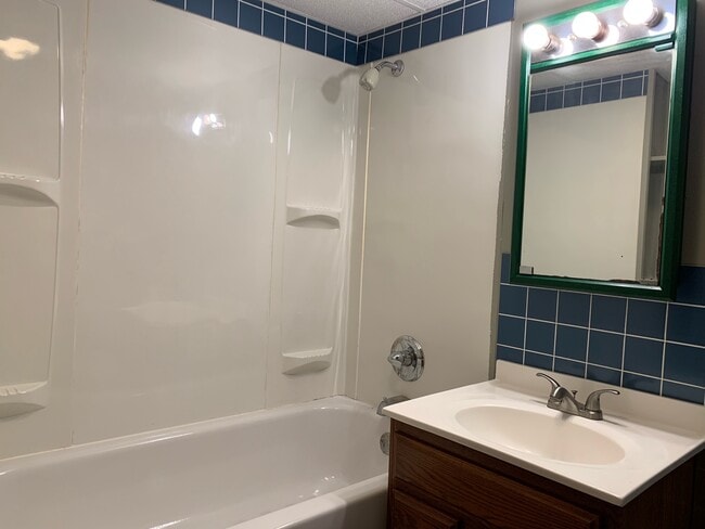 Bathroom - 109 US-52