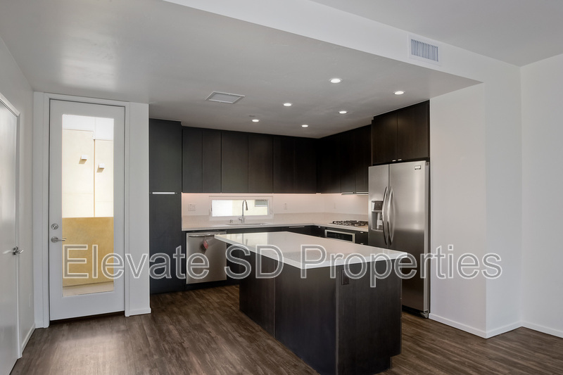 Foto principal - 2888 C St
