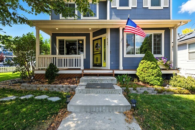 Foto del edificio - Charming Corner Lot! 3 Bedroom, 3.5 Bath w...