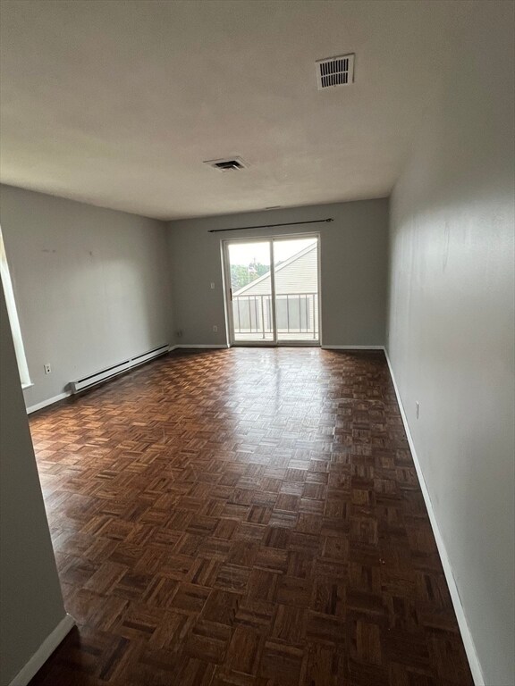 Foto del edificio - 405 Langley Rd