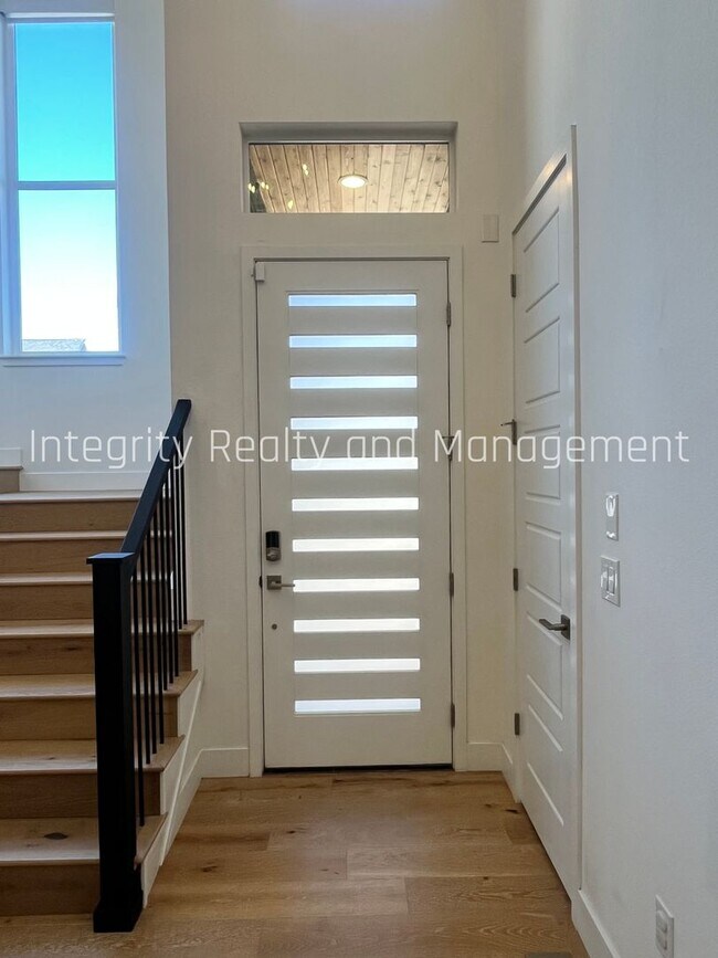 Foto del edificio - 6121 Chester St