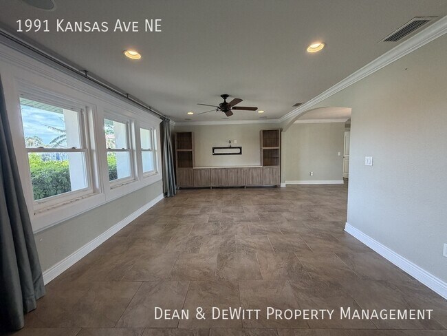 Foto del edificio - 4 Bed/3 Bath