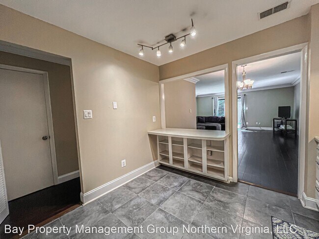 Building Photo - 2 br, 2.5 bath House - 3816B Steppes Ct
