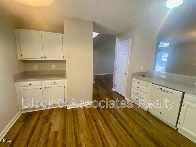 Foto del edificio - 117 Mint Hill Dr