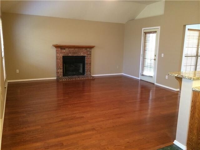 Building Photo - Great Home - Open Floor Plan - Storm Shelter