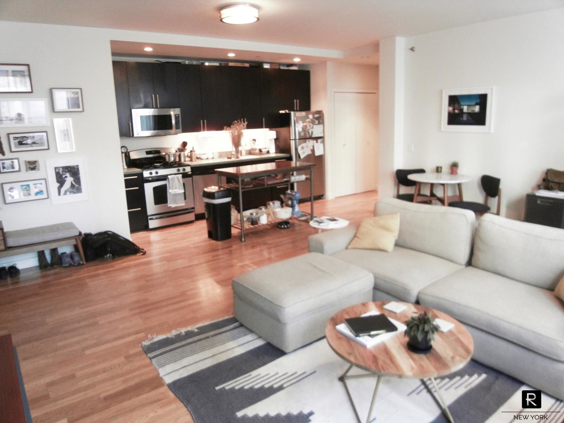 Foto principal - 999 Willoughby Avenue