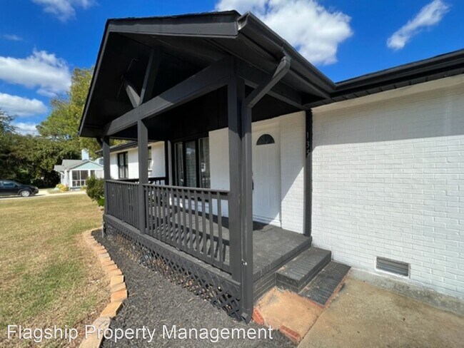 Building Photo - 3 br, 2.5 bath House - 135 Somerset Street