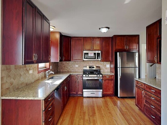 Building Photo - 11145 Boeger Ct
