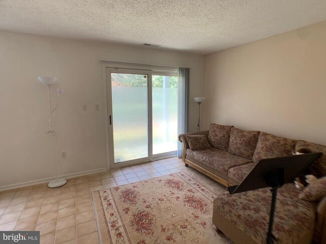 Building Photo - 41 Ketley Pl