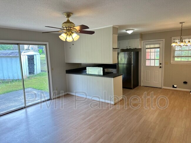 Building Photo - 129 Charmont Dr
