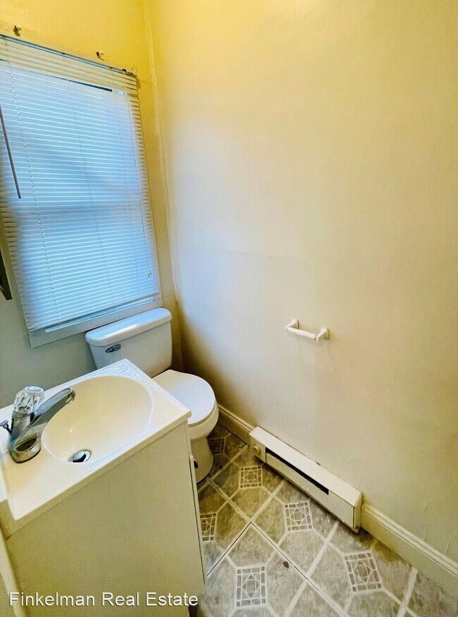 Building Photo - 1 br, 1 bath House - 2200 Queen