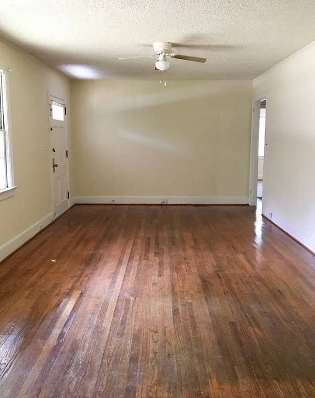 Building Photo - Charming 3-Bed Home in Forest Acres – Spac...