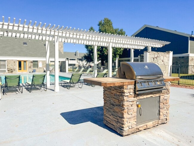 Grilling Area - Windrush Apartments