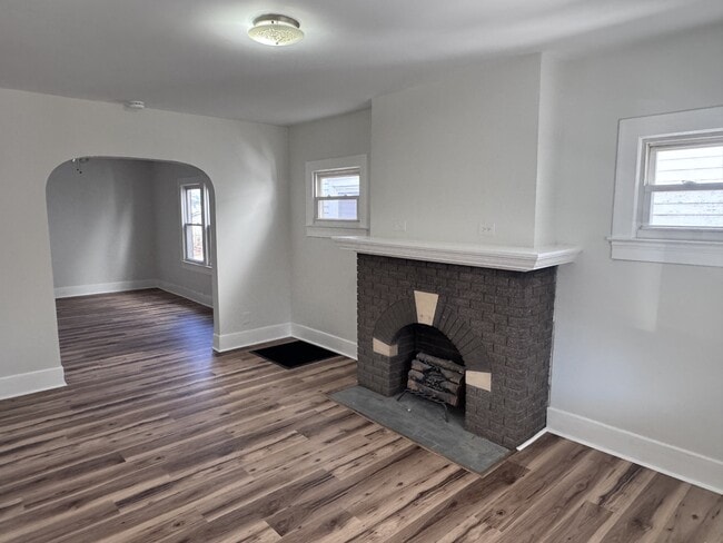 Building Photo - 310 S 42nd St