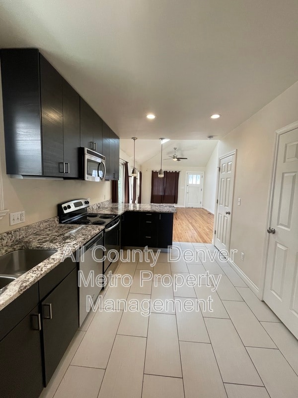 Photo - 4421 Yates ST