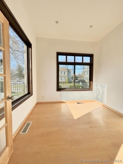 Building Photo - 2 Hollyhock Rd