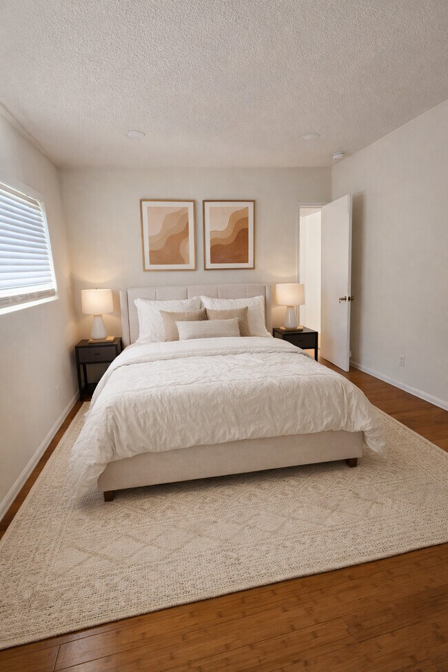 Dormitorio preparado - 2113 S Orange Dr