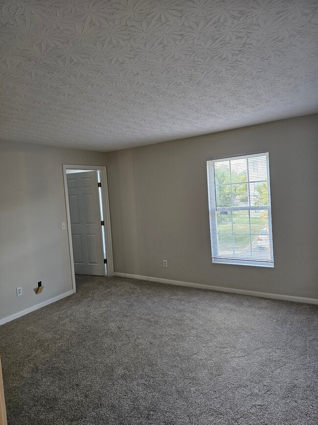 251 Doublegate Dr Unit 251 Doublegate Dr F, Milford, OH 45150 Condo