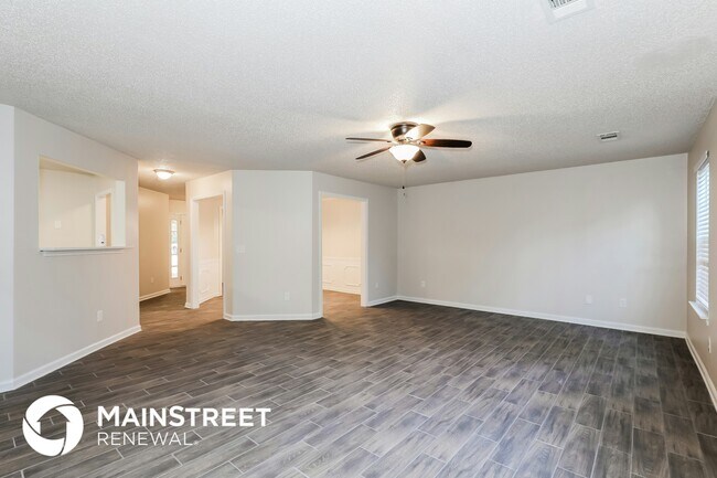 Building Photo - 1924 Simmons Ln