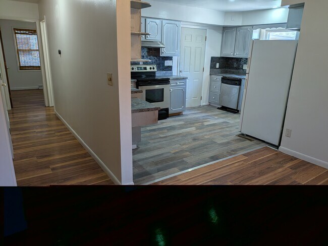 Foto del edificio - 1038 W Maple Ave S