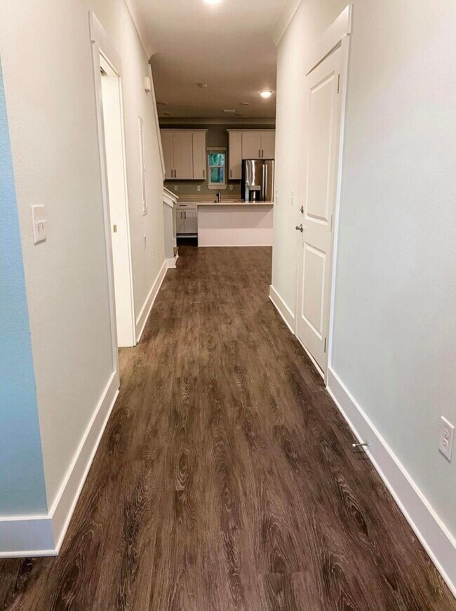 Building Photo - 312 N Sand Palm Rd