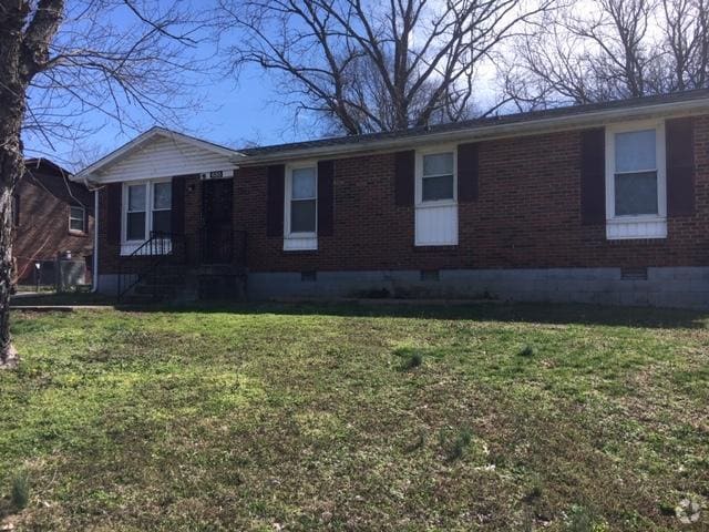 Building Photo - 635 Rowan Dr