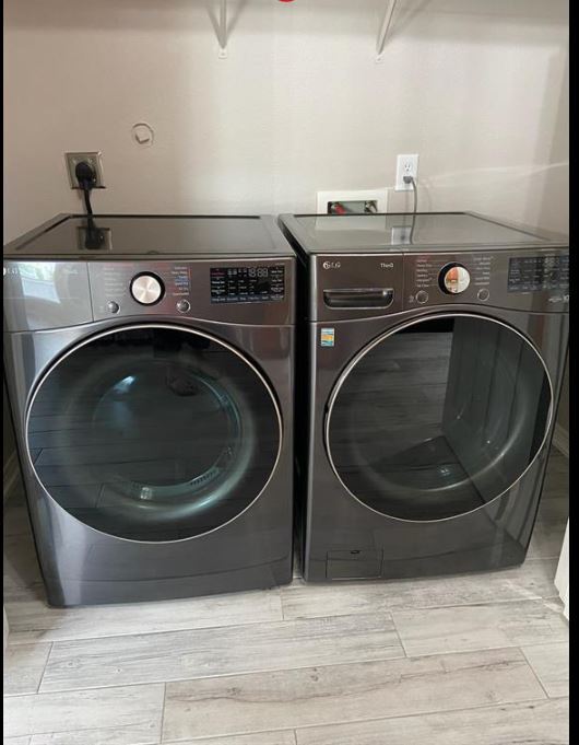 Foto del edificio - 828 Sterling Creek Cir