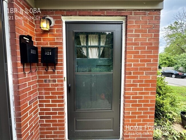 Foto del edificio - 321 Dantzler Ct